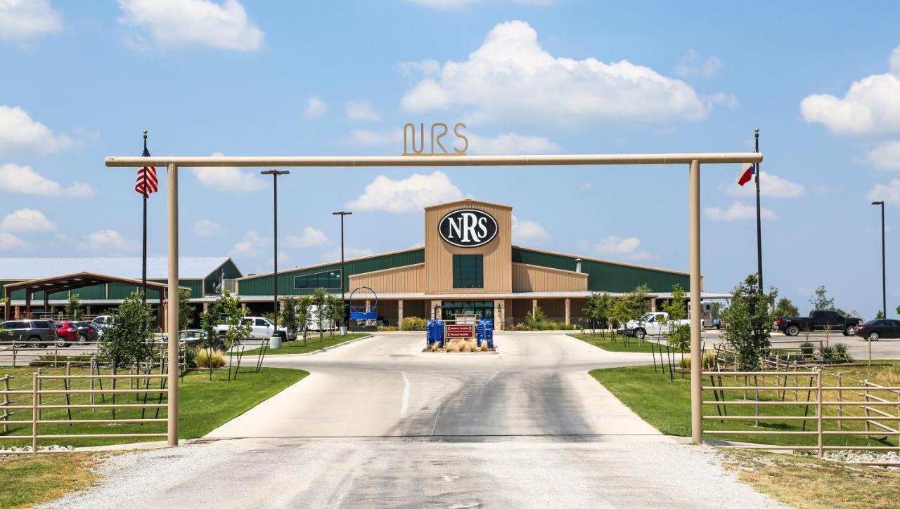 Nrs Event Center & Guest Ranch Otel Decatur Dış mekan fotoğraf