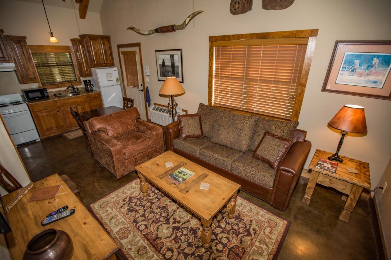 Nrs Event Center & Guest Ranch Otel Decatur Dış mekan fotoğraf