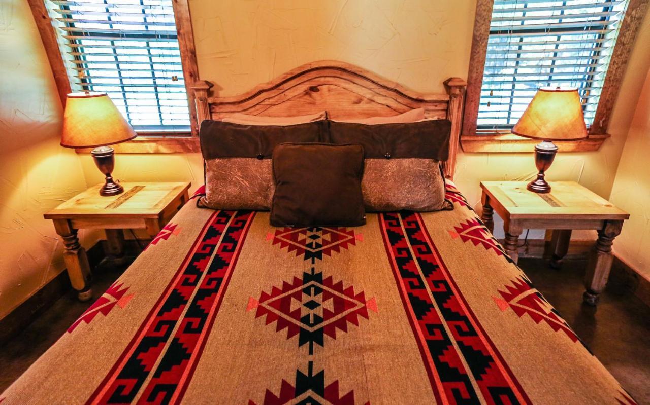 Nrs Event Center & Guest Ranch Otel Decatur Dış mekan fotoğraf