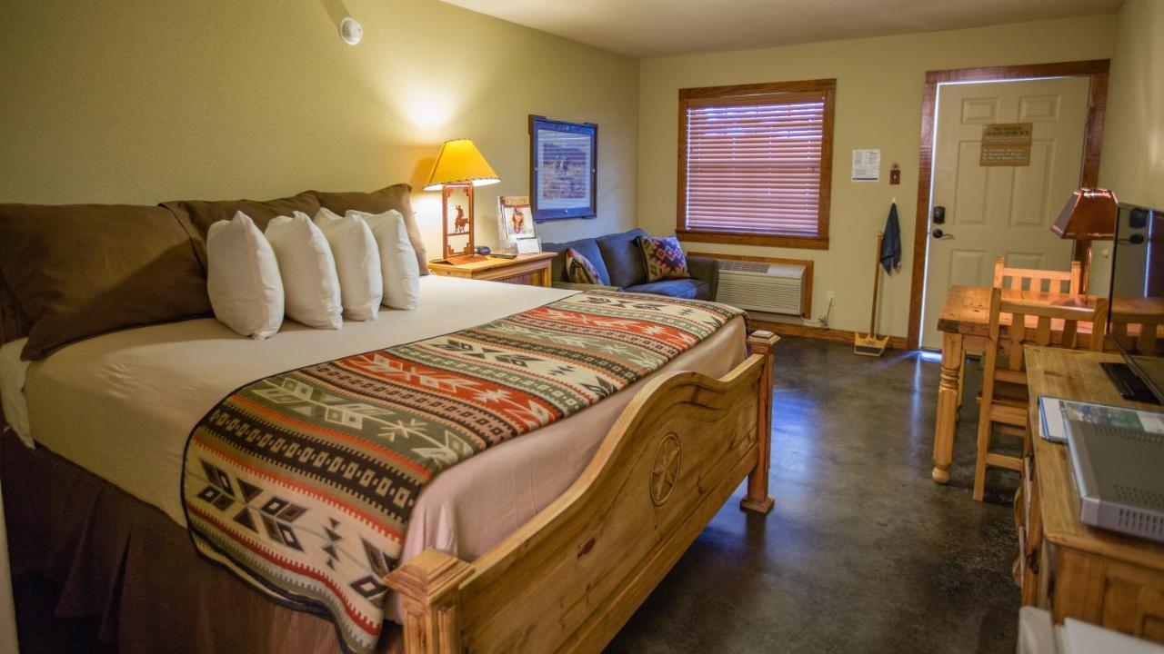 Nrs Event Center & Guest Ranch Otel Decatur Dış mekan fotoğraf