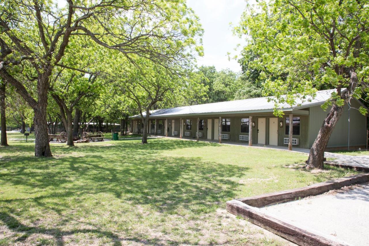 Nrs Event Center & Guest Ranch Otel Decatur Dış mekan fotoğraf